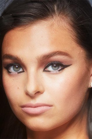 Eyeliner tutorial